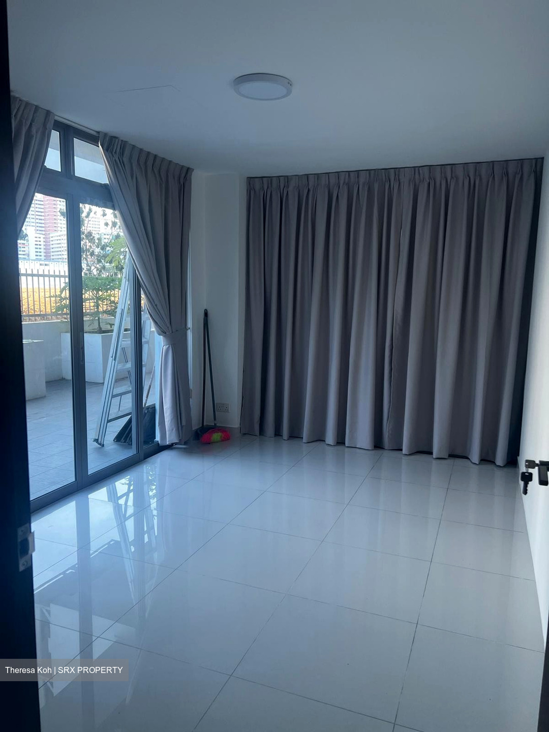East Coast Hill (D16), Semi-Detached #563182891